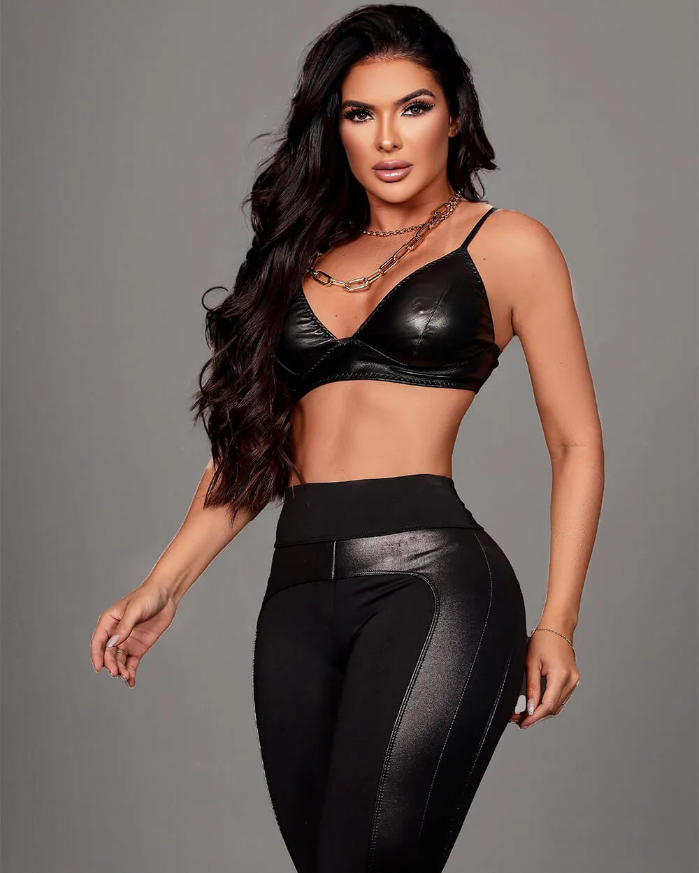 Calça Montaria Super Legging Original, Detalhe em Cirre na Perna, Corte Empina Bumbum Pelúcida